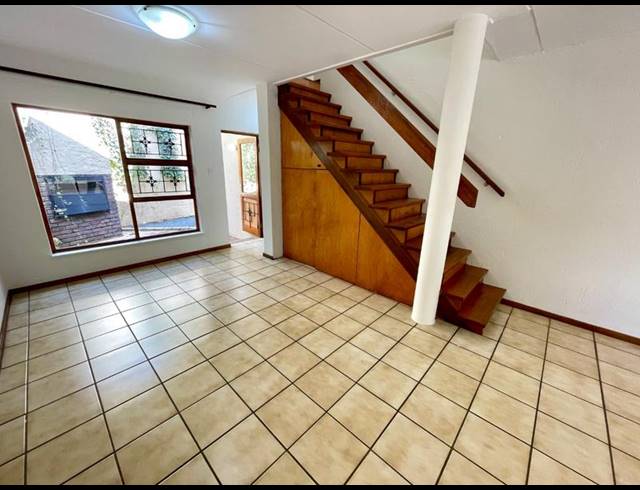 4 BEDROOM TOWNHOUSE FOR SALE IN KENMARE